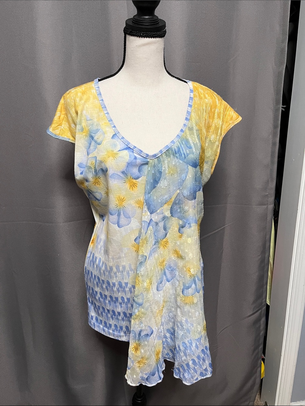 Energie Yellow & Blue Floral V-Neck Short Sleeve Top
